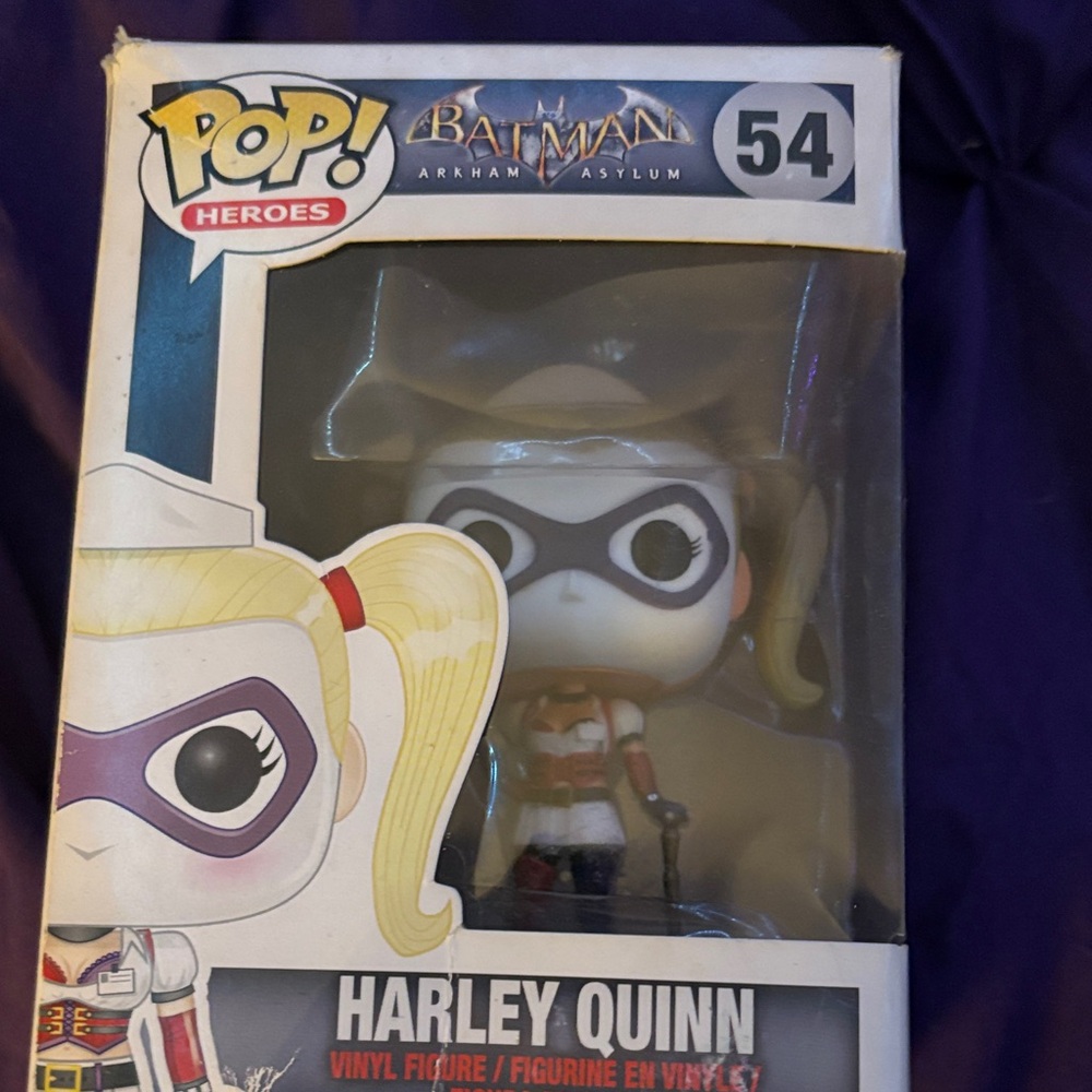Harley Quinn Vinyl Figure